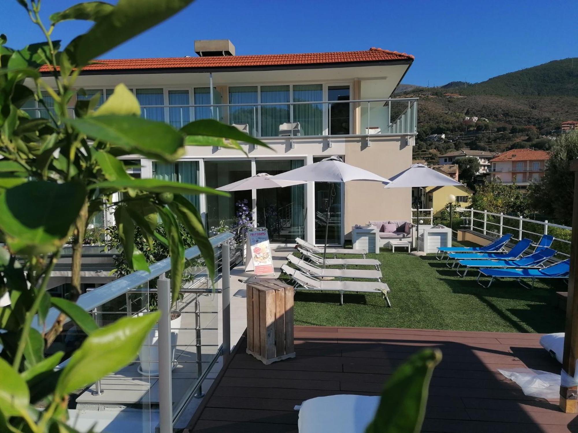 Poggio Hotel Arenzano Bagian luar foto